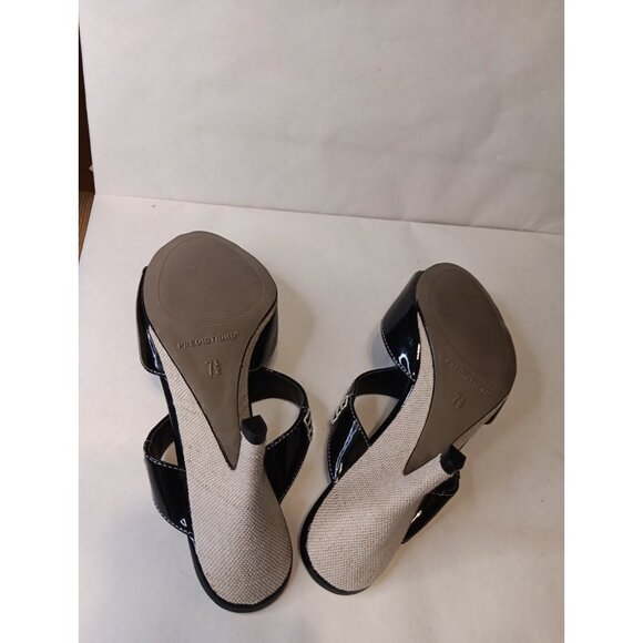 Predictions Women 7.5 Black and Tan 2000s Faux Patent Leather Sandal Slides Mule - Picture 6 of 11